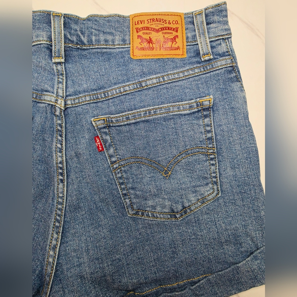 Levi's Blue Denim | Jean Shorts | Size 27 - Picture 3 of 4